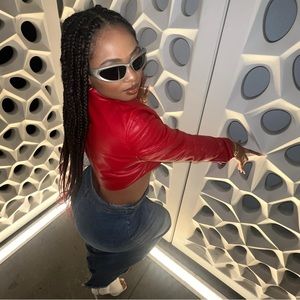 Meet your Posher, Janeya